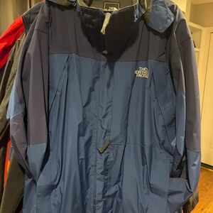 The North Face Men's Dark Blue and Navy Raincoat